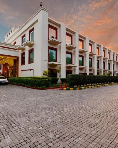 The Ocean Pearl Retreat Hotel Escorts